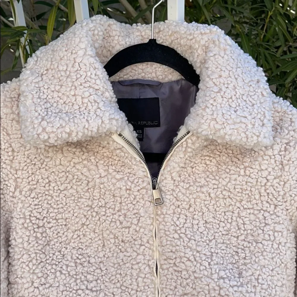 Banana Republic sweater - Picture 2 of 4